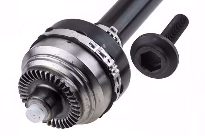 Vetoakseli BMW 6 Serie vasen taka 722 mm